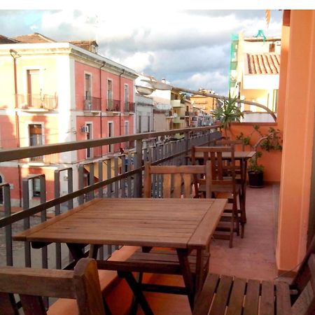 Pozzo Lazzaro Apartments Santa Teresa Di Riva Eksteriør billede