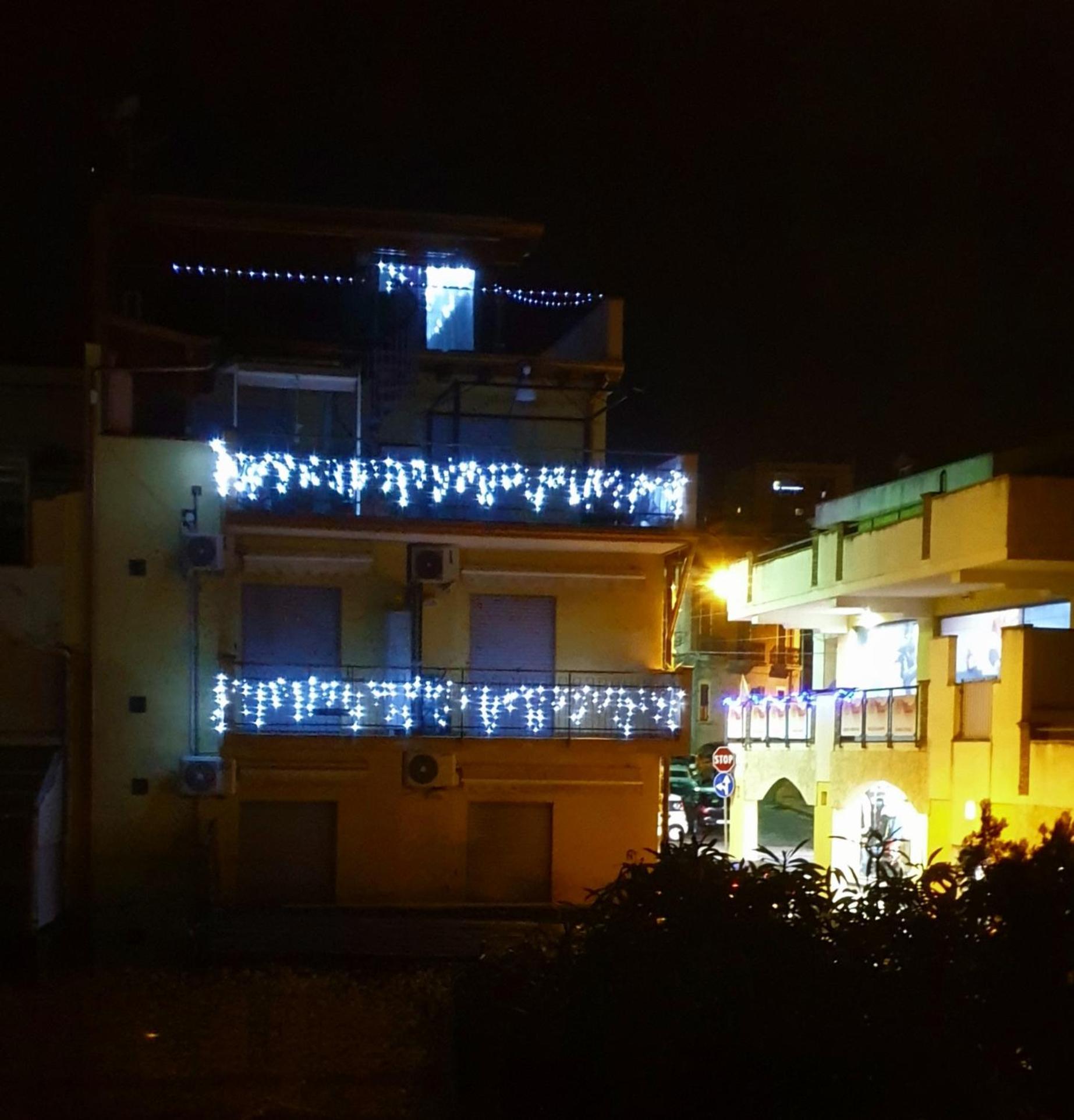 Pozzo Lazzaro Apartments Santa Teresa Di Riva Eksteriør billede