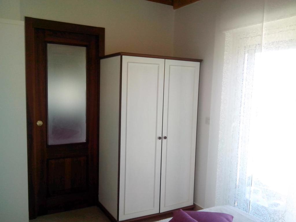 Pozzo Lazzaro Apartments Santa Teresa Di Riva Værelse billede
